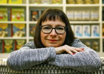 Pauliina Suden Takaikkuna on kiihkeä trilleri ja yhteiskunnallinen puheenvuoro yhtä aikaa.