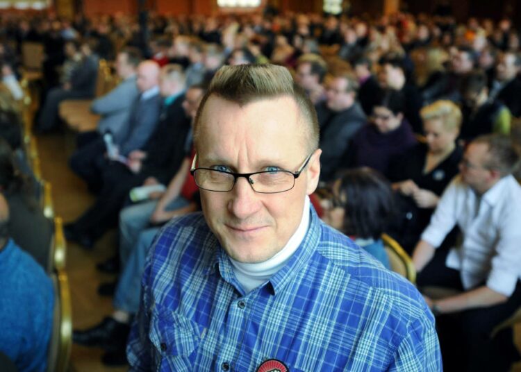 Sinebrychoffin työntekijöiden pääluottamusmies Jukka Nissinen vetoaa työnantajaan aitojen neuvottelujen puolesta.