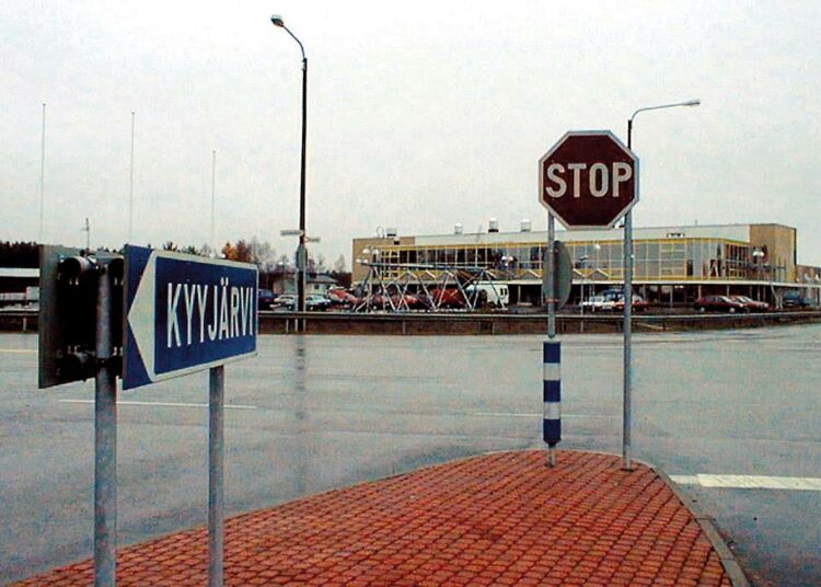 Rauhanjärjestö Sadankomitean rauhanpalkinto luovutetaan tänä vuonna Kyyjärven kunnalle tunnustuksena hyvästä asennemuutoksesta. Kuva vuodelta 1999.
