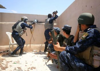 Mosulissa käydään nyt kaupunkisotaa yhä ahtaammissa kortteleissa. Kuvassa Irakin armeijan joukkoja.