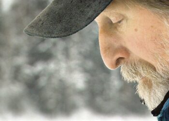 Köyhä koti ja koulupinnaus veivät Heino Saariston ja hänen kolme veljeään Pohjolan poikakotiin Muhokselle.