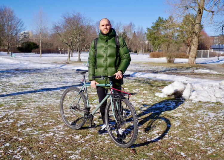 Timo Furuholm sanoo, että pyöräily on hänen varsinainen intohimonsa. Hän haluaa kehittää Turun pyörätieverkostoa.