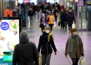 Pääkaupunkiseudulle ja Uudenmaan kuntiin esitetään kolmen viikon täyskieltoa sisätiloissa järjestettäville yleistötapahtumille.