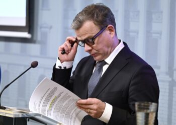 Pääministeri Petteri Orpo lupaa hyvätuloisille veronkevennyksiä ja dynaamisia vaikutuksia julkiselle taloudelle.