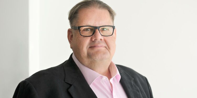 Teollisuusliiton varapuheenjohtaja Turja Lehtonen.