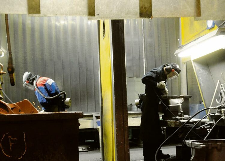 Teknologiateollisuuden sopimusneuvottelut näyttävät suuntaa koko Suomelle, koska ala vastaa 60 prosenttia Suomen viennistä ja alan yritykset työllistävät suoraan lähes 300 000 ihmistä.