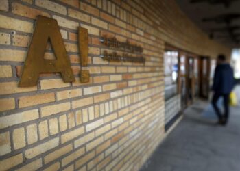Aalto-yliopiston säästötarve on 37 miljoonaa euroa, josta 17 miljoonaa on kolmessa vuodessa tarkoitus ottaa henkilöstökuluista.