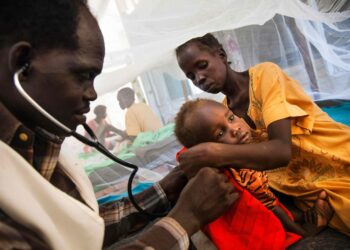 Afrikka uhkaa jäädä yhä enemmän jälkeen lasten hyvinvoinnissa. Kuva Malakalista Etelä-Sudanista.
