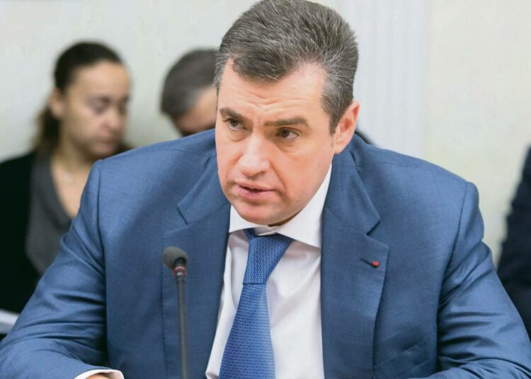 Duuman ulkoasianvaliokunnan puheenjohtajaa Leonid Slutskia syytetään useiden naisten ahdistelemisesta.