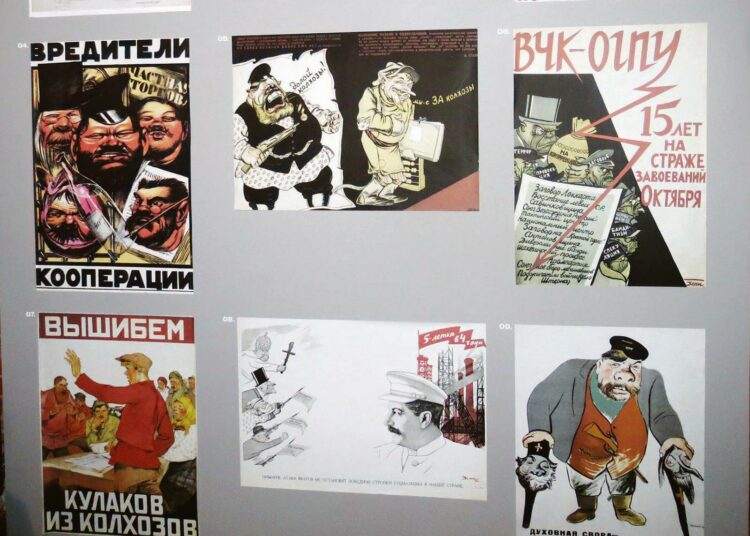 Propagandajulisteita 1930-luvulta valtiollisen Gulag-museon näyttelyssä.