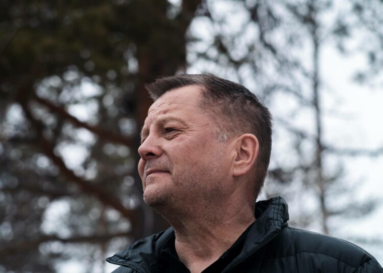 Markus Mustajärvi nousi eduskuntaan vuonna 2003. 2023 vaaleissa hän ei ollut enää ehdolla, mutta nyt hän lähtee jälleen tavoittelemaan paikkaa.