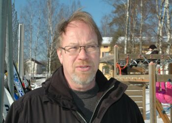 Hannu Lehikoinen toivoisi, että koululaisten lautasille saataisiin lähiruokaa ja luomuruokaa. Lehikoinen on Vasemmistoliiton eduskuntavaaliehdokas Pirkanmaalla.
