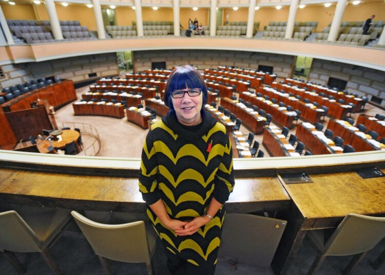 – Minun on ollut helppo olla kansanedustajana, koska ei ole paineita jatkosta, Eila Tiainen sanoo.