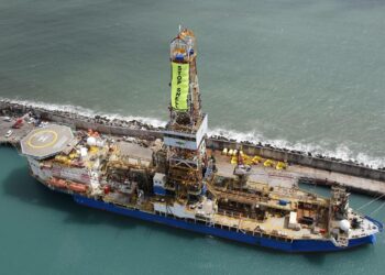 Noble Discoverer -alus oli lähdössä Port Taranakista Uudesta Seelannista Arktikselle.