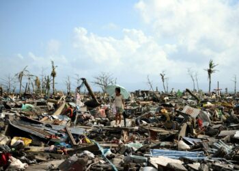 Hirmumyrsky Haiyan tuhosi pahasti Taclobanin kaupunkia.