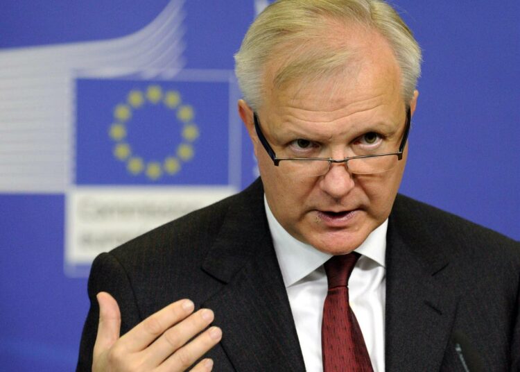 Talous- ja raha-asioista sekä eurosta vastaavan komission varapuheenjohtajan Olli Rehnin mukaan talous kääntyi kasvuun viime vuoden puolivälissä.
