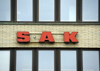 SAK ei neuvottele työehdoista, jos postialan mahdollista työtaistelua murretaan vuokratyöntekijöillä. Kansanedustaja Jari Myllykosken mukaan hallitus hyväksyy työnantajan toiminnan.