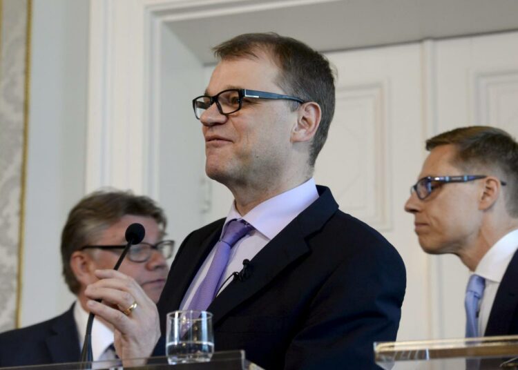 Professori Niklas Bruunin mukaan Juha Sipilän hallituksen pakkolakiesitykset törmäävät monelta osin perustuslaillisiin ongelmiin.