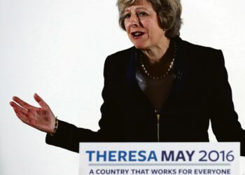 Theresa May lupaa ”maan, joka toimii kaikkien hyväksi, ei vain harvojen etuoikeutettujen”.
