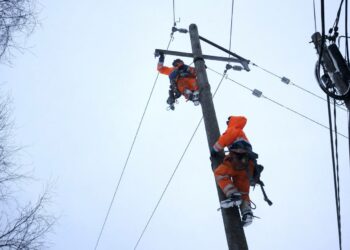 Kiistan osapuolten oli määrä jättää myöhään maanantaina iltapäivällä vastauksensa valtakunnansovittelija Minna Helteen sovintoesitykseen.