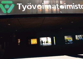 TEM arvioi työttömyysasteen jäävän tänä vuonna keskimäärin 8,5 prosenttiin.