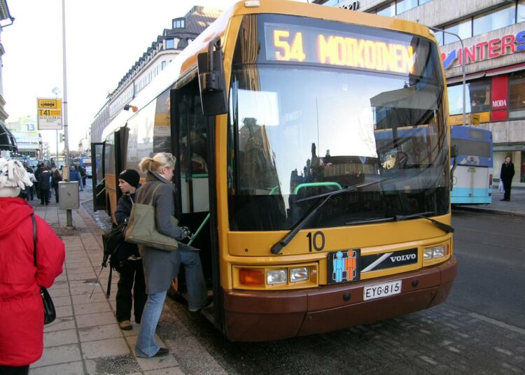 Turku aikoo biokaasubussien pioneeriksi Suomessa. Kuvan kulkuväline kulkee vielä dieselillä.