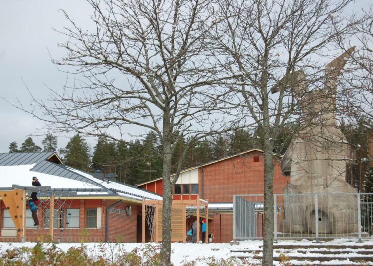 Sivukylien koulujen lisäksi Jyväskylässä on lakkautuslistalle joutumassa myös Pupuhuhdan kaupunginosan oma koulu.