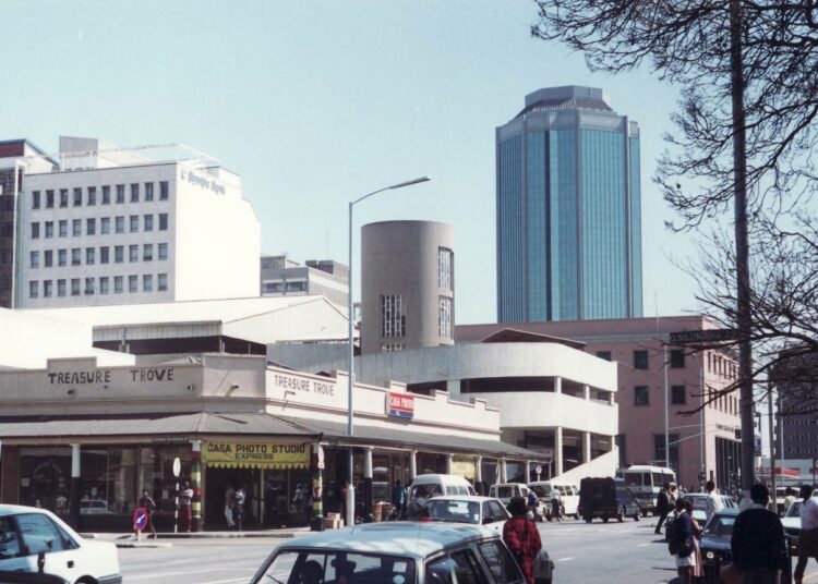 Kolmentoista miljoonan asukkaan Zimbabwessa on puolitoista miljoonaa vammaista.