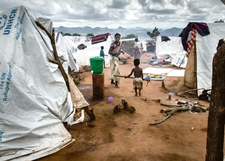 Pakolaisia on tänä keväänä virrannut Mosambikista Malawin puolelle, jossa heidät on sijoitettu Kapisen pakolaisleiriin.