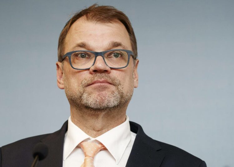 Pääministeri Juha Sipilän mielestä leikkauksia olisi ehkä tehty vähemmän, jos olisi tiedetty vaalikauden lopun nopea talouskasvu.