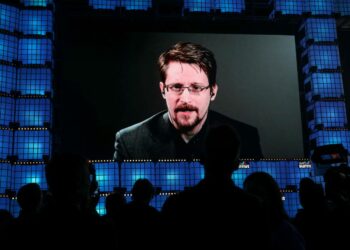 Edward Snowden puhui videopuhelun välityksellä Web Summit 2019 -tapahtumassa marraskuussa 2019.