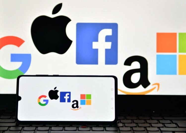 Valvontakapitalismin pioneerit Google, Facebook ja Amazon ovat nousseet lyhyessä ajassa maailman arvokkaimmiksi yrityksiksi.