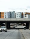 Kaupunki voi kaavoittaa asuntoja, mutta se ei voi kaavoittaa niihin ihmisiä. Kuvassa Viikinmäen asuinaluetta Helsingissä.