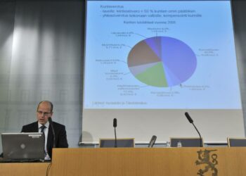 Martti Hetemäki arvioi, että verouudistus pitää tuloerot ennallaan.