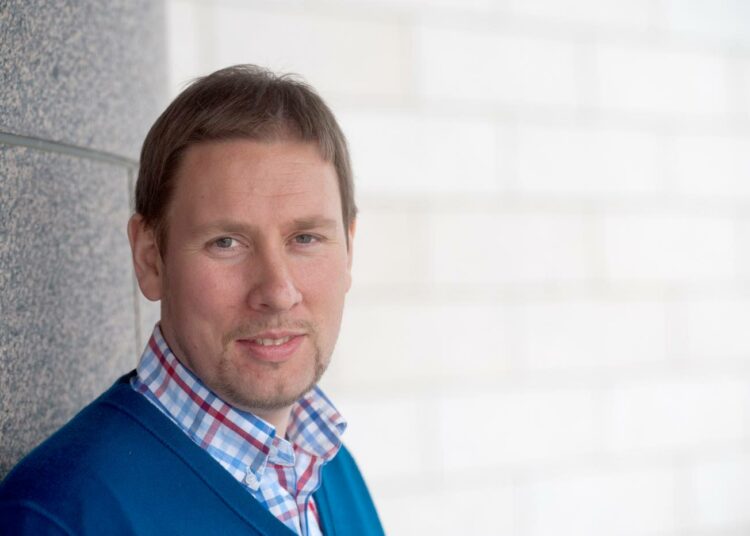 Paavo Arhinmäki.