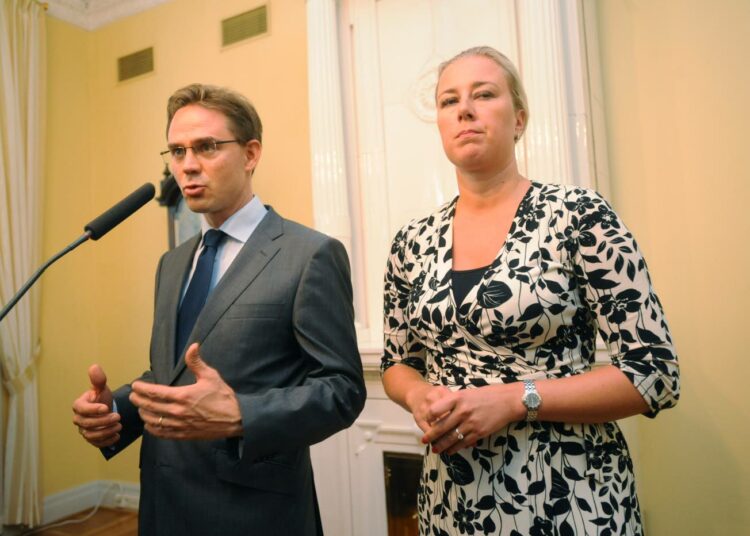 Pääministeri Jyrki Katainen ja valtiovarainministeri Jutta Urpilainen näkevät keskustelujen aloittamisen myönteisenä.