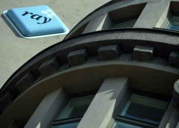 – Ei se, kuka omistaa sanomalehden, voi määritellä sitä annammeko me sille ilmoituksen vai emmekö anna, RAY:n yhteiskuntasuhteista vastaava johtaja Matti Hokkanen sanoo.