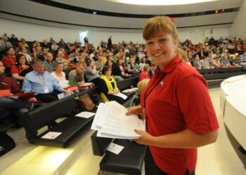 Virva-Mari Rask ahkeroi puoluekokouksen kokouskansliassa yhtenä talkoolaisena viikonlopun ajan.