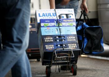 Väkevien juomien tuonti kasvoi 9,5 prosenttia.