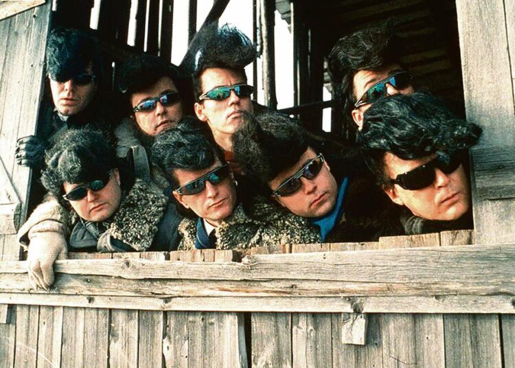 Leningrad Cowboys Go America on elokuva maailman huonoimman rockyhtyeen matkasta koti-Siperiasta Yhdysvaltoihin.