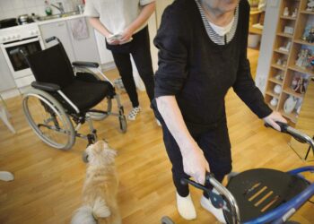 Ympärivuorokautiseen hoitoon sidottu omaishoitaja saa kuukaudessa kolme vapaapäivää.
