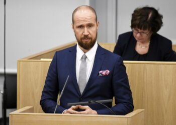 Touko Aallon johtama vihreät jatkaa nousuaan.