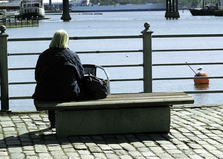 Naiset käyttävät masennuslääkkeitä työuran loppupuolella kaksi kertaa useammin kuin miehet.