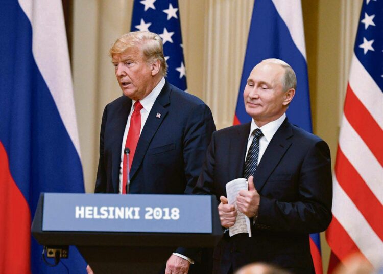 Presidentit Donald Trump ja Vladimir Putin lehdistötilaisuudessaan maanantaina Helsingissä.