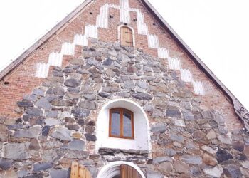 Suomen kulttuurikohteet ja museoesineistö on turvattu hyvin tulipalojen varalta, kerrotaan Museovirastosta. Sastamalassa sijaitseva Tyrvään Pyhän Olavin kirkko rakennettiin uudelleen osin talkootyönä.