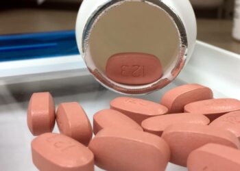 Hi-virus pysyy yleensä kurissa oikealla antiretroviraalilääkityksellä.