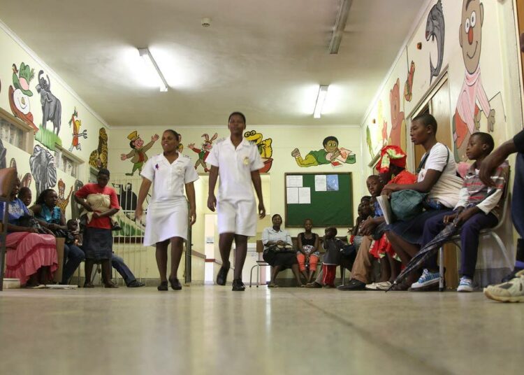 Afrikan erikoislääkärit ja sairaanhoitajat lähtevät siirtolaisiksi ja jättävät syöpäpotilaille entistä vähemmän mahdollisuuksia.