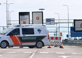 Tasavallan presidentti Alexander Stubb on perustellut käännytyslain tarvetta muun muassa sillä, että sen avulla itäraja voidaan avata. Itäraja on ollut täysin suljettuna yli puoli vuotta.
