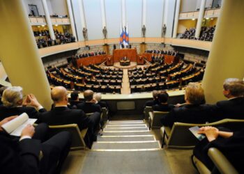 Seuraavien valtiopäivän avajaisissa kumpikin oppositiopuolue pitää oman puheenvuoronsa pääministerin ilmoituksen jälkeen.