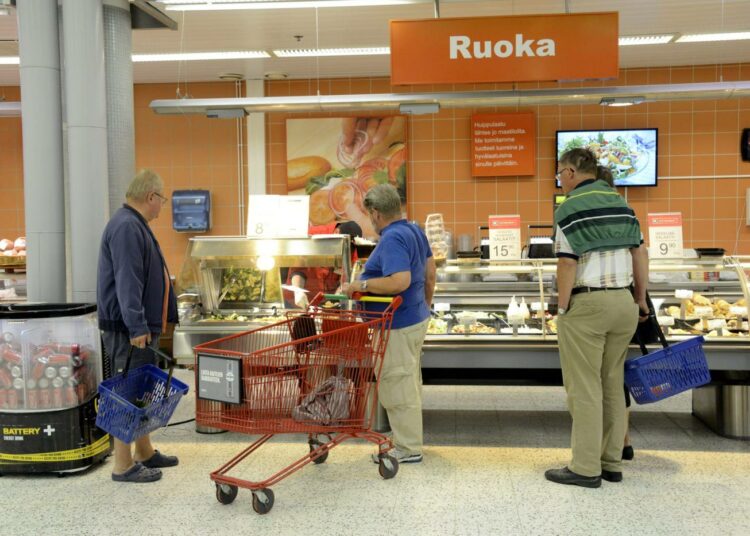 Oman taloutensa kohentumiseen luotti elokuussa 23 prosenttia kuluttajista.
